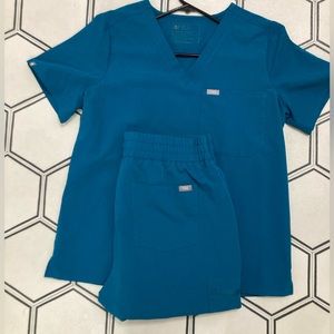 FIGS scrubs Pacific Blue Large set- Casma top and High waisted Zamora Jogger